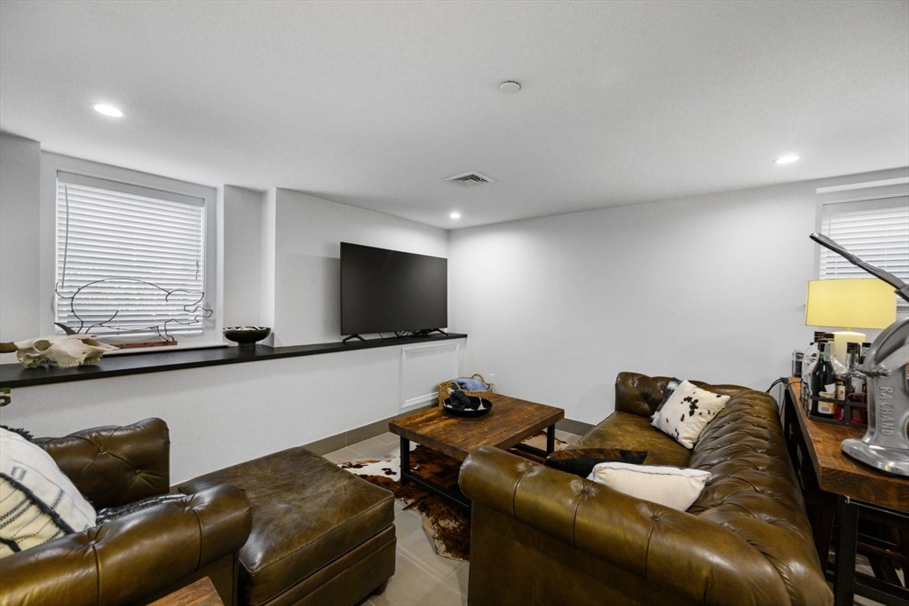8 Manley St # 1