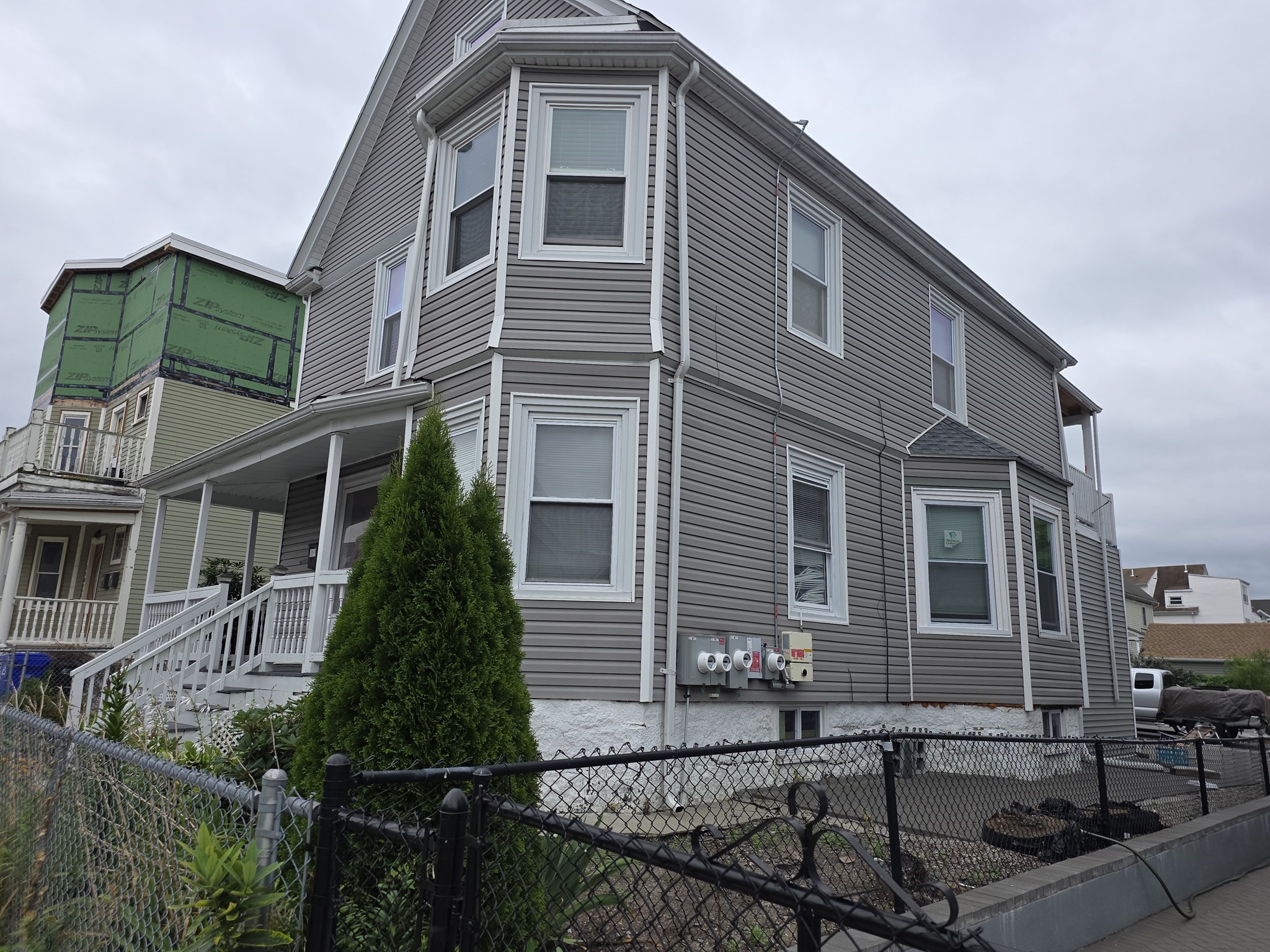 120 Woodrow Ave