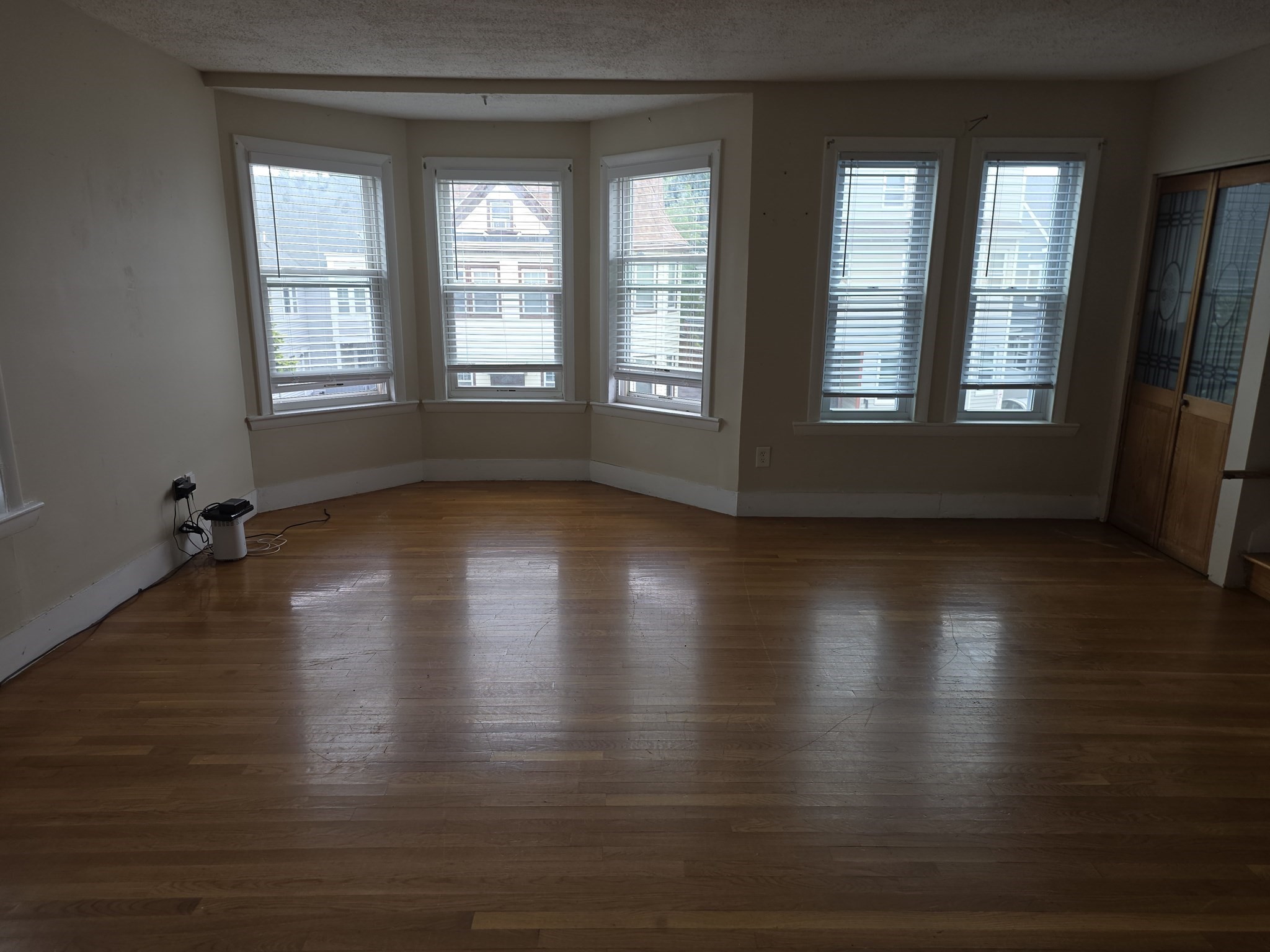 120 Woodrow Ave