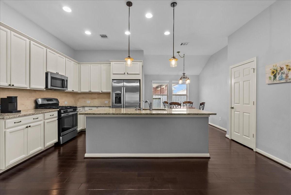 4813 Ladona Court