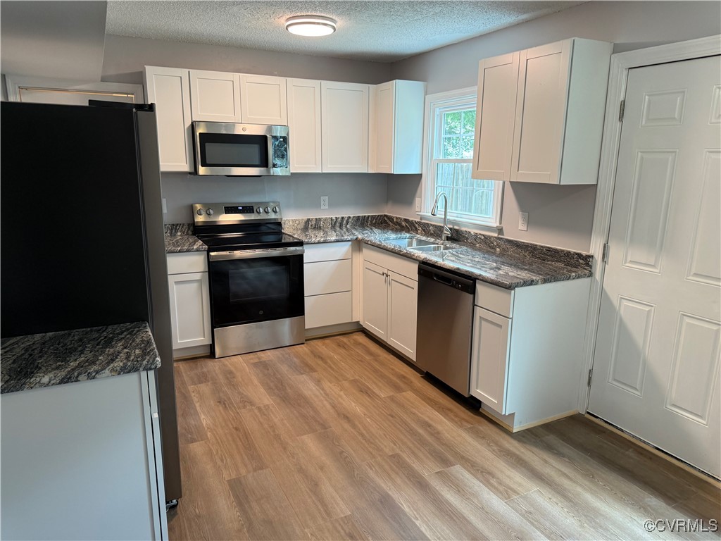 411 Alamosa Dr