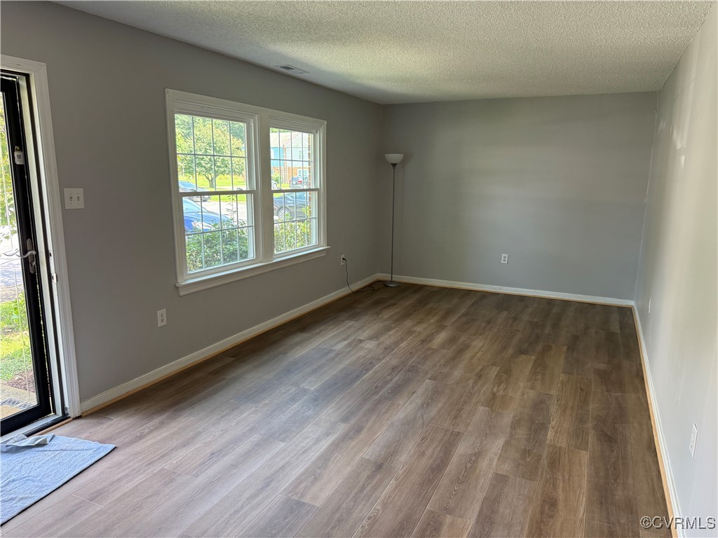 411 Alamosa Dr