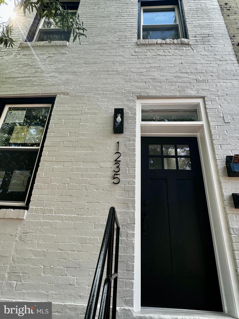 1235 Pennsylvania Ave SE
