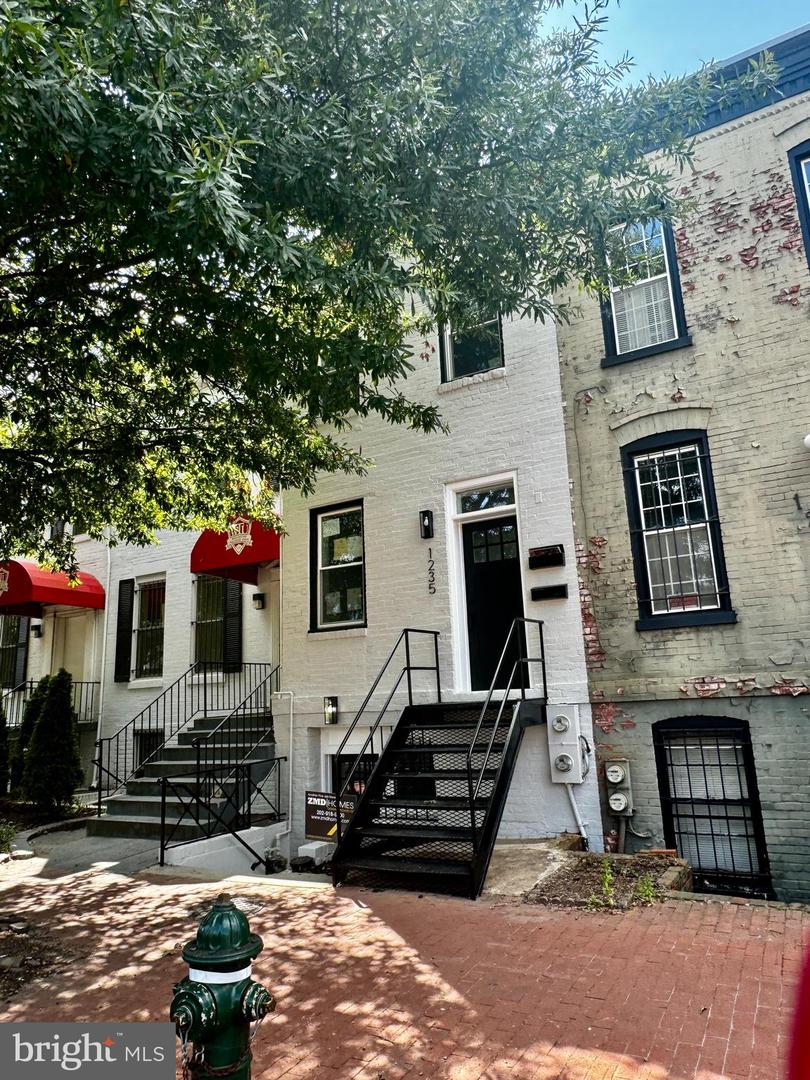 1235 Pennsylvania Ave SE