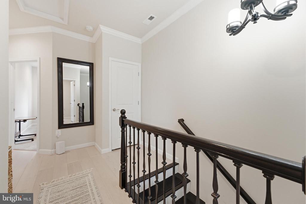1433 HOWARD ROAD SE