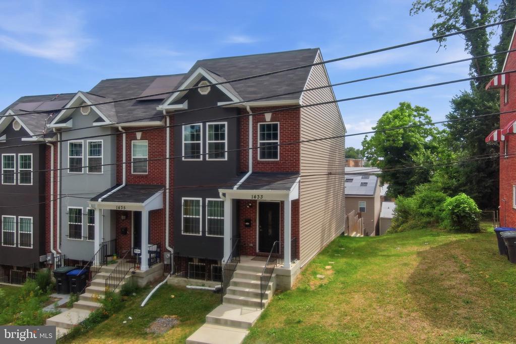 1433 HOWARD ROAD SE