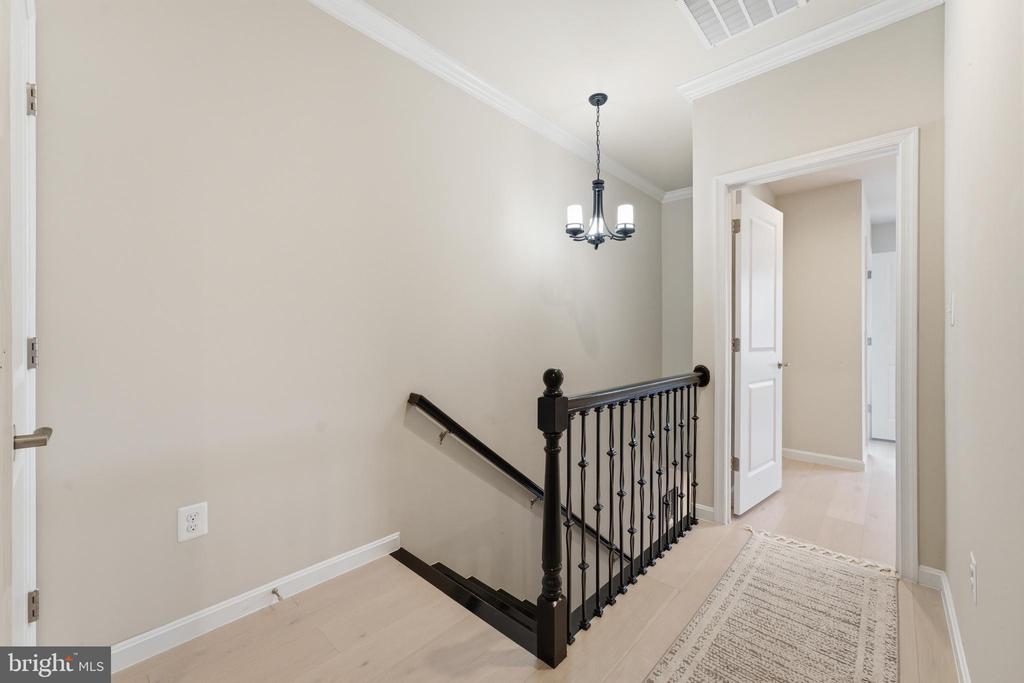 1433 HOWARD ROAD SE