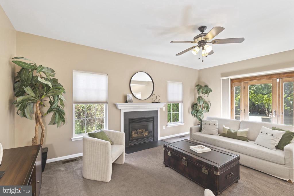 8040 FLORA LANE