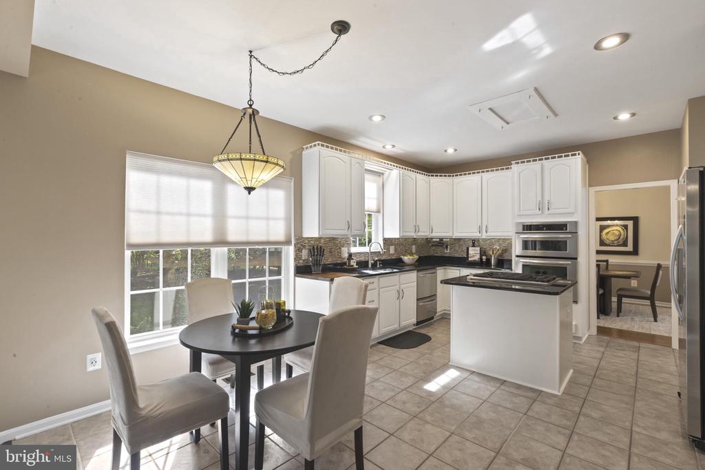 8040 FLORA LANE
