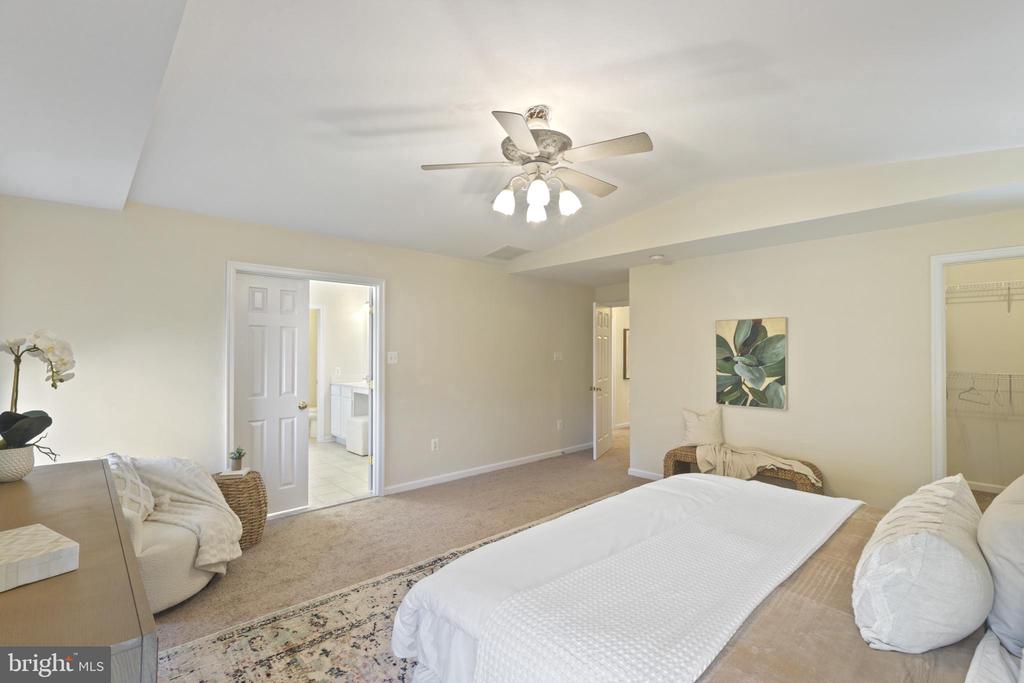 8040 FLORA LANE