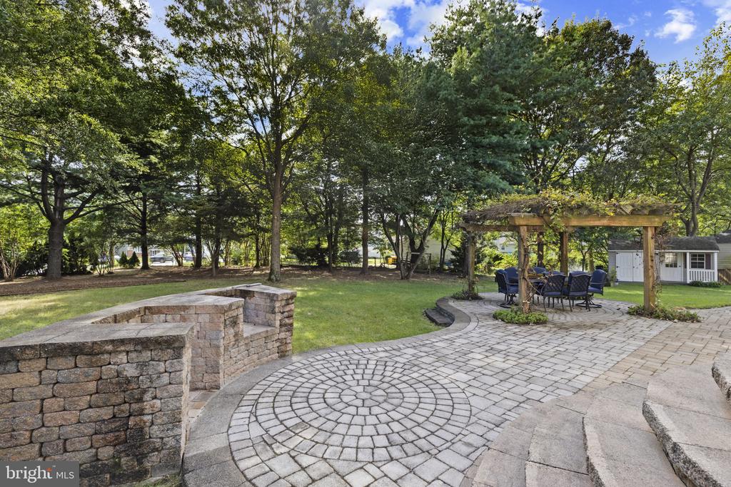 8040 FLORA LANE