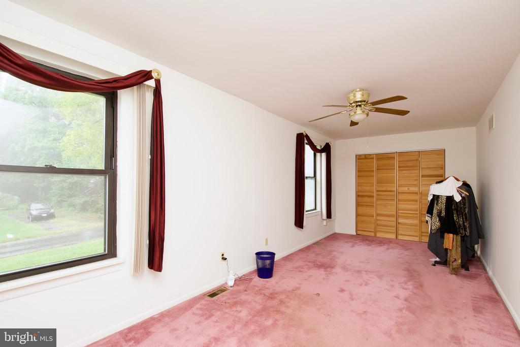 4700 Ridge Ave