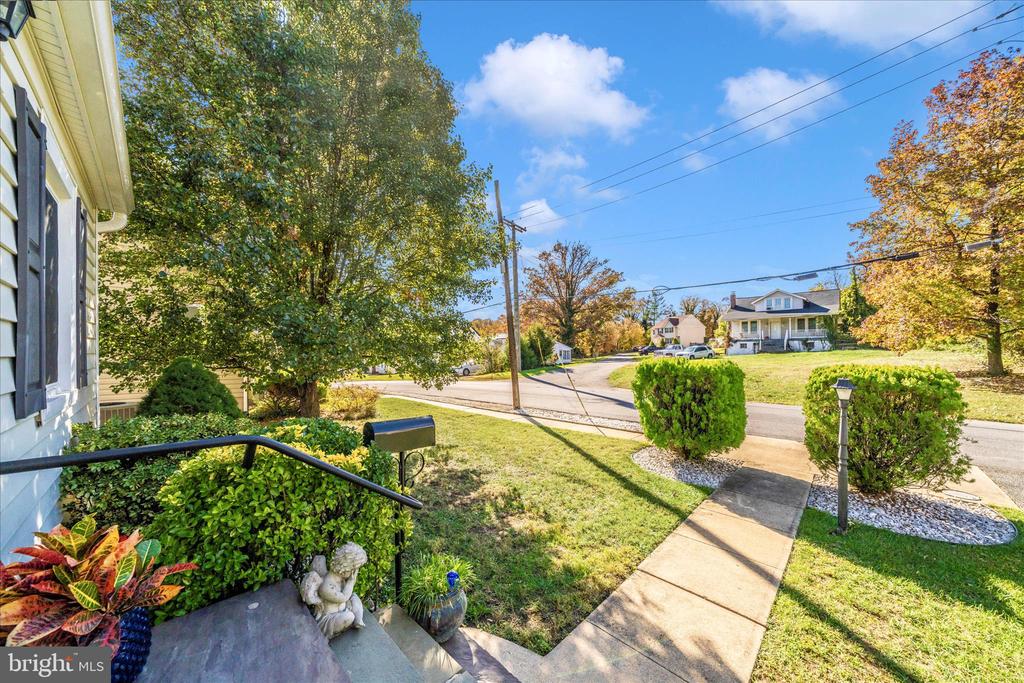 5627 OAKLAND ROAD