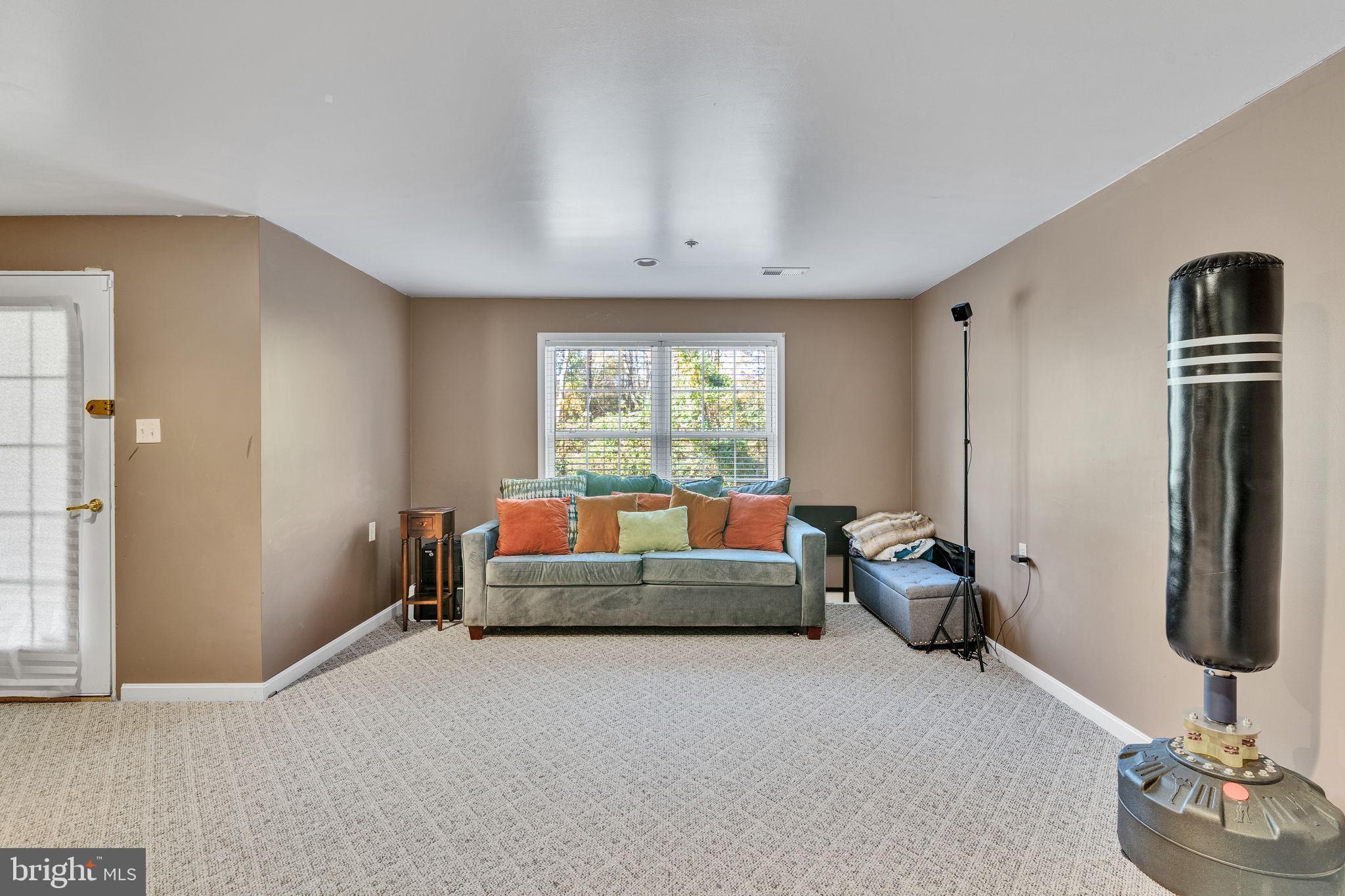 4589 Scottsdale Pl