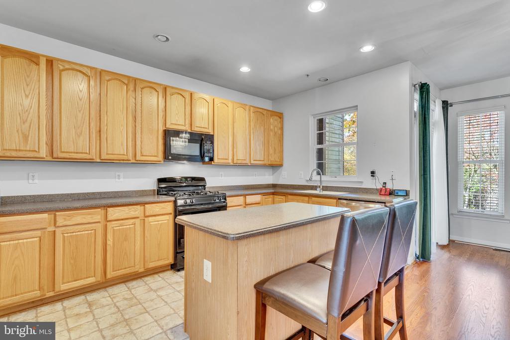4589 Scottsdale Pl