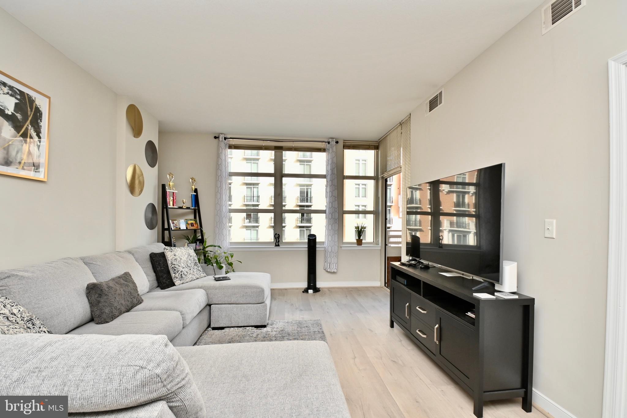 157 Fleet St #406
