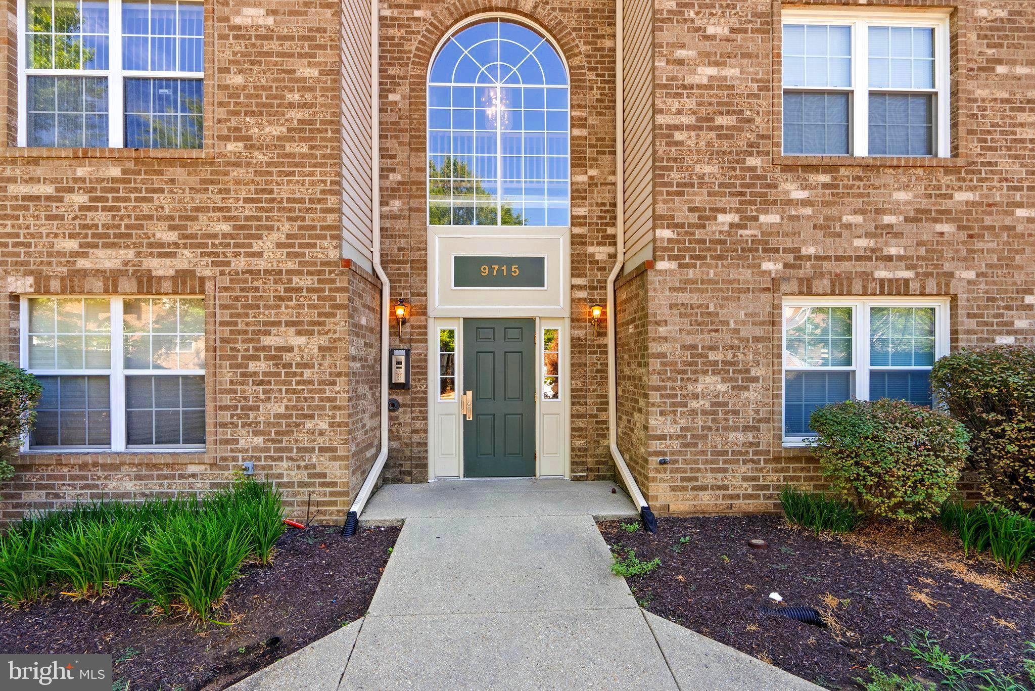 9715 Lake Pointe Ct ##303