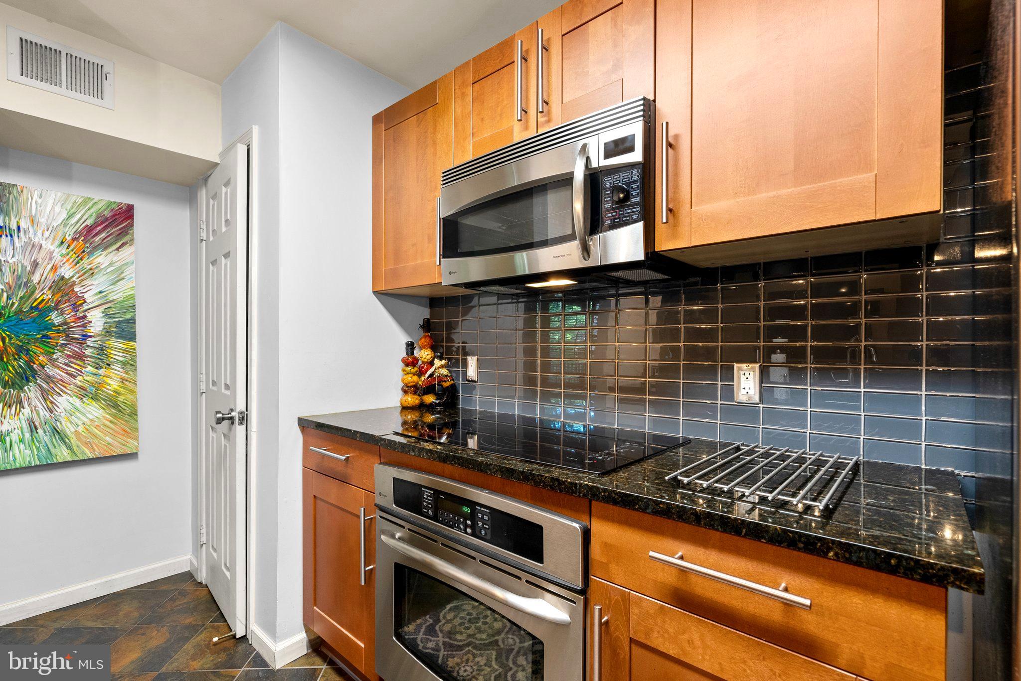 9715 Lake Pointe Ct ##303