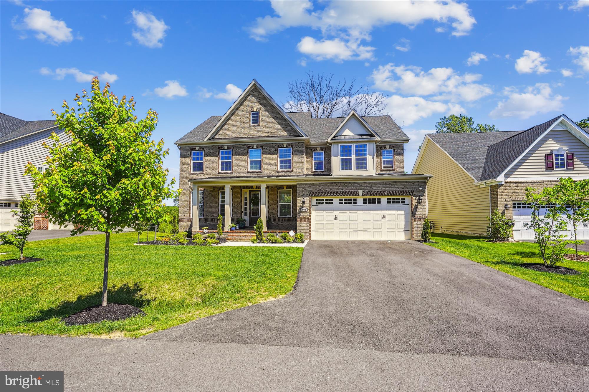 608 REXFORD WAY