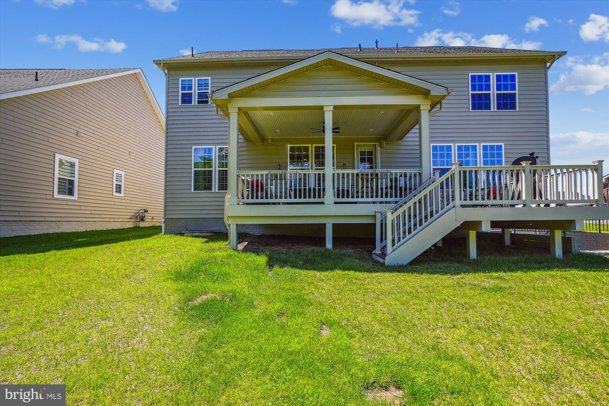 608 REXFORD WAY