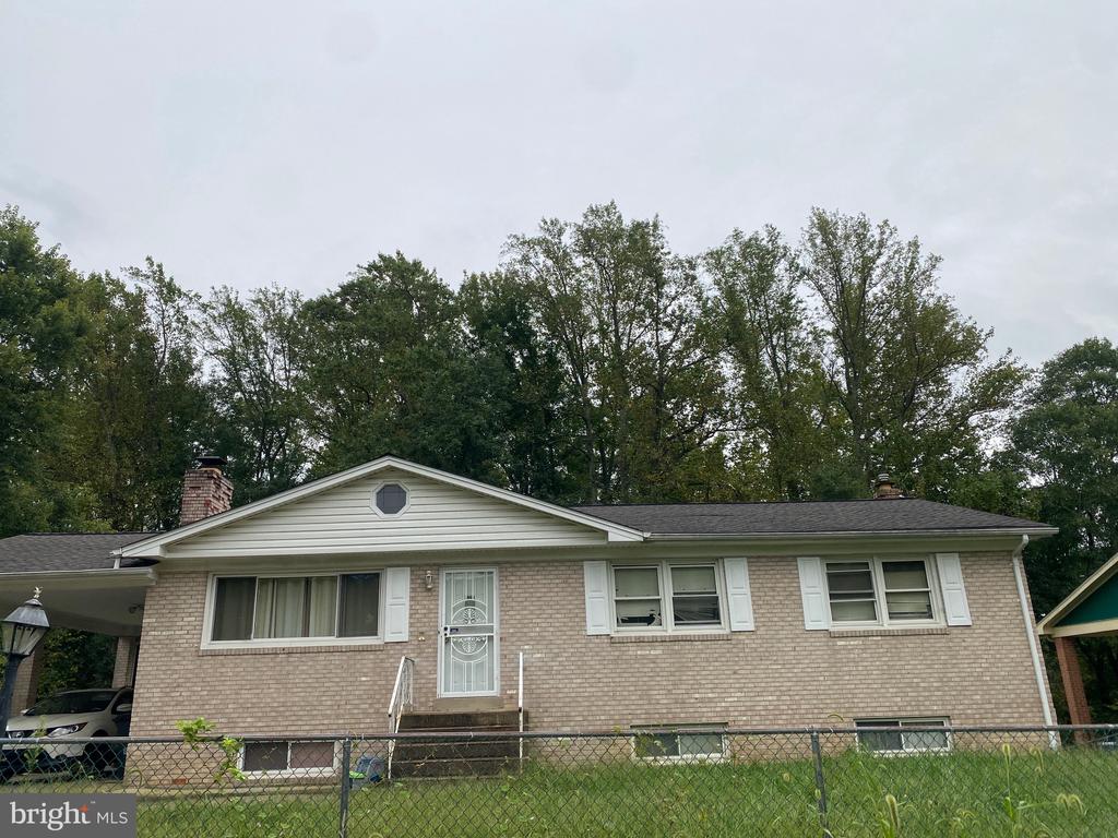 6819 Groveton Dr