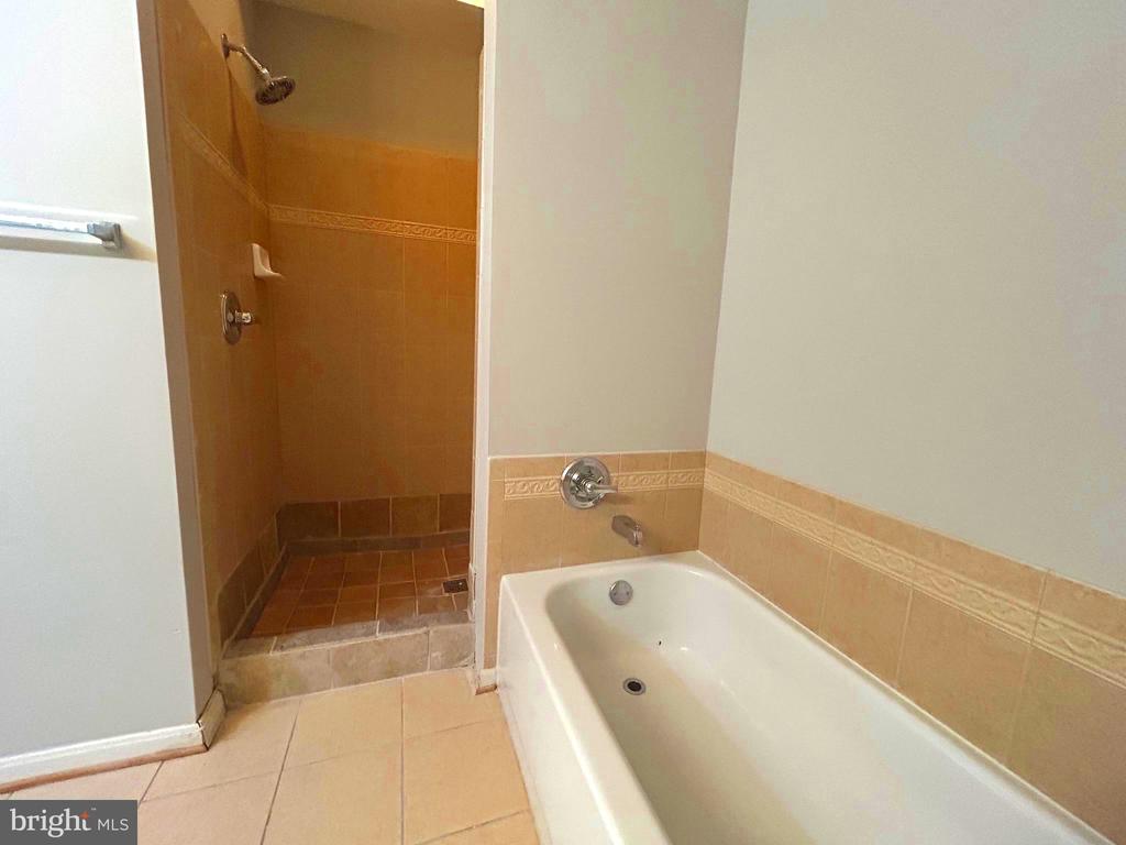 303 Dunnville Pl