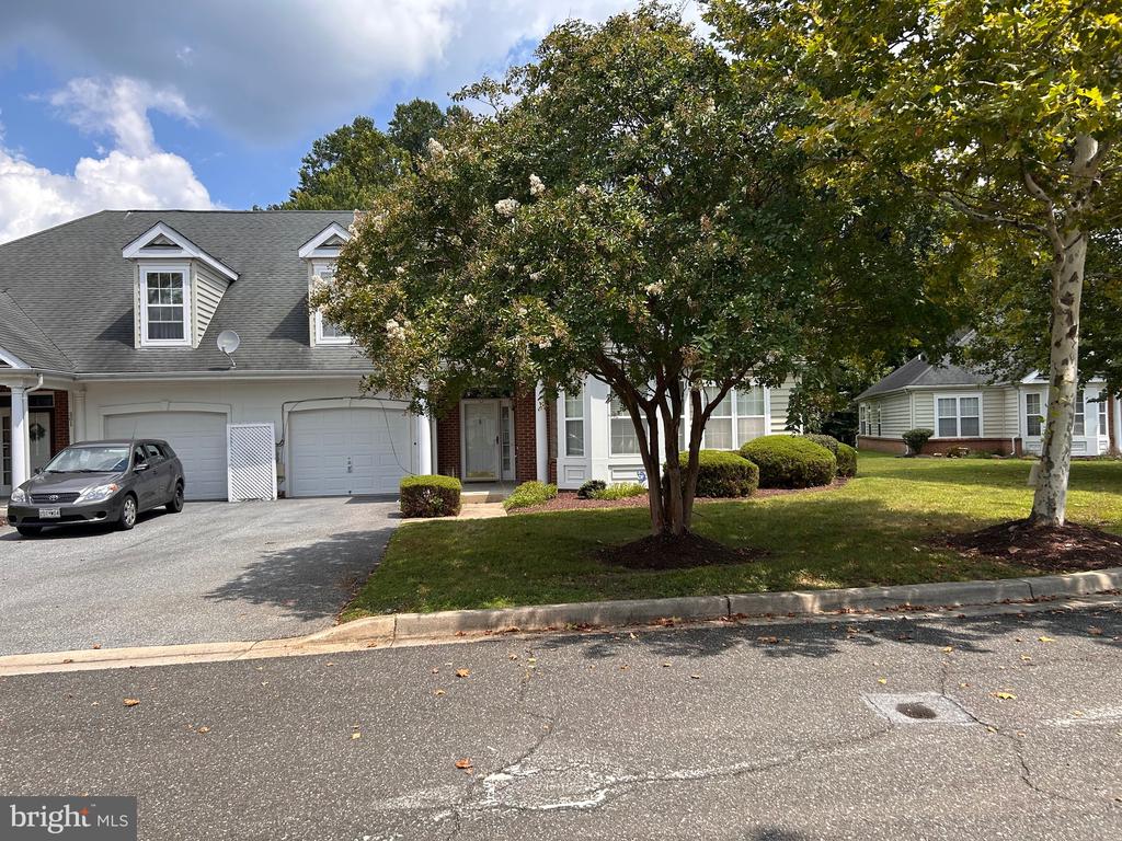 303 Dunnville Pl