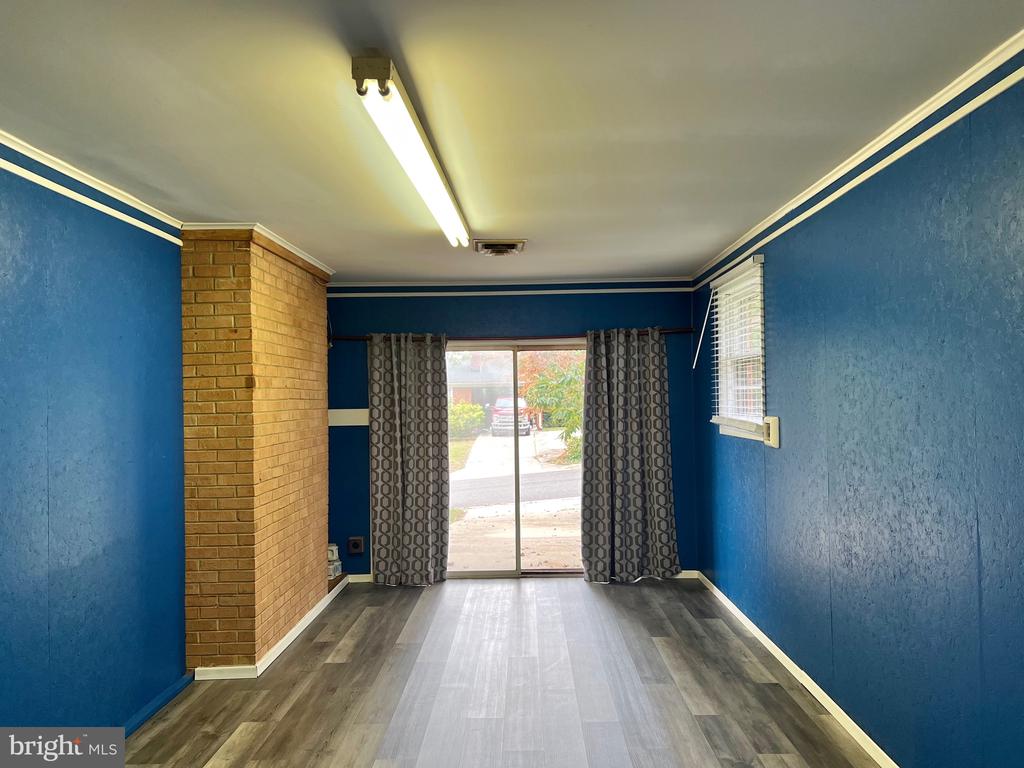 6916 CRAFTON LANE