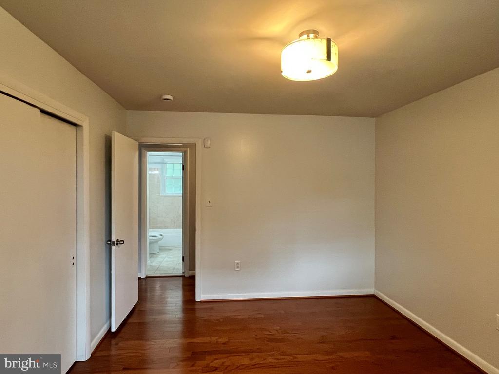 6916 CRAFTON LANE