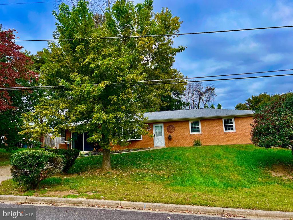 6916 CRAFTON LANE