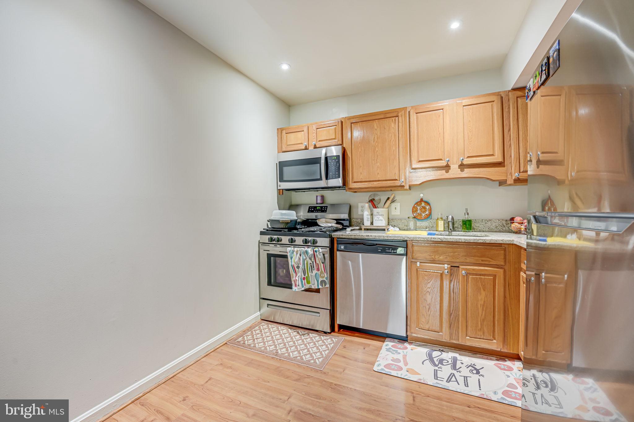 12 Canterbury Sq #301
