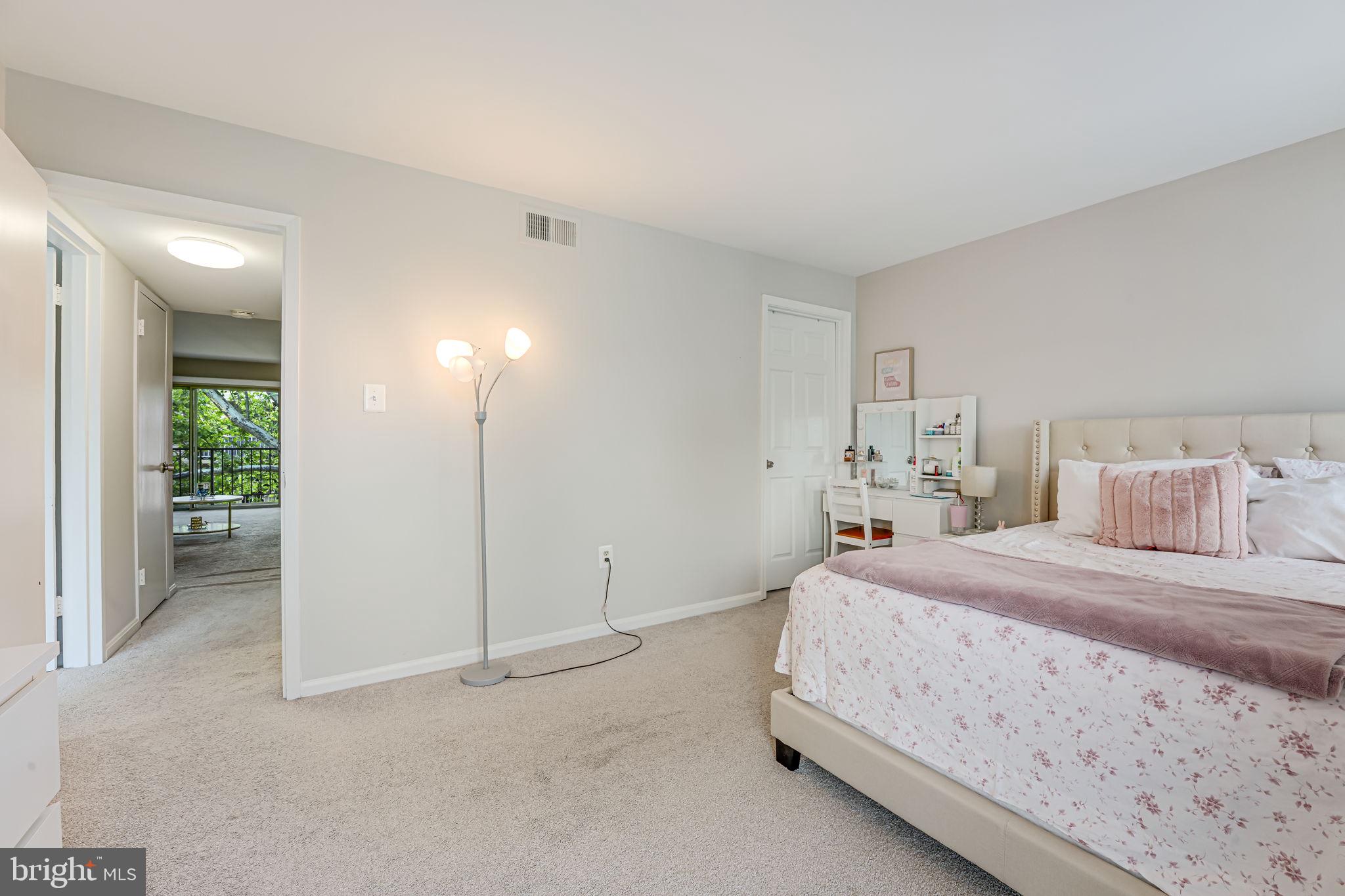 12 Canterbury Sq #301