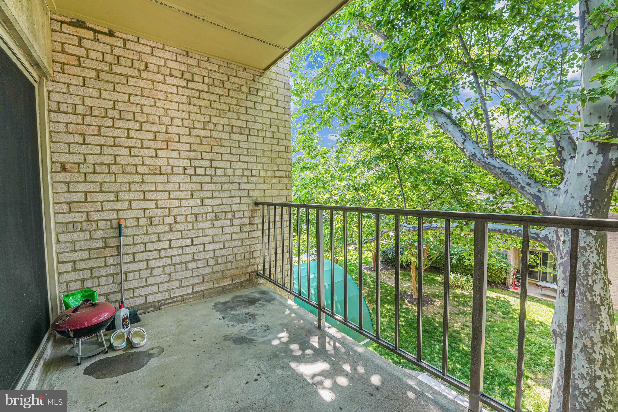 12 Canterbury Sq #301
