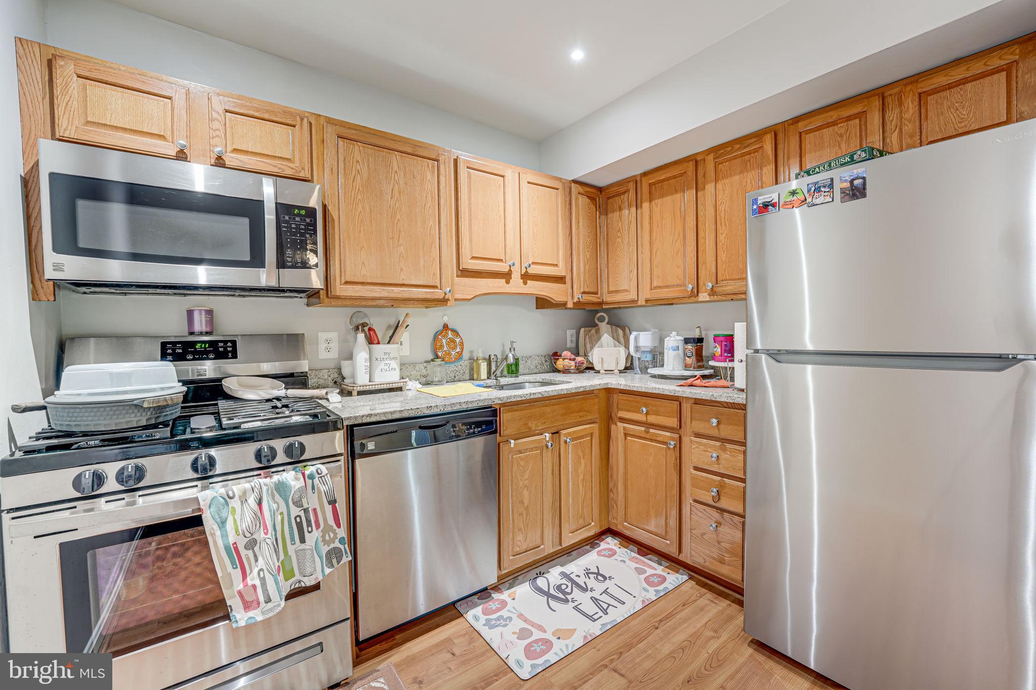 12 Canterbury Sq #301
