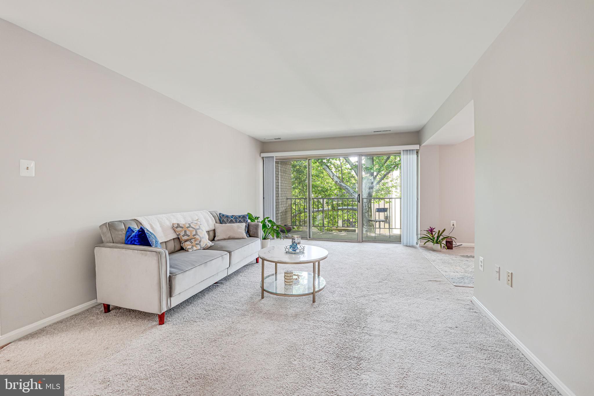12 Canterbury Sq #301