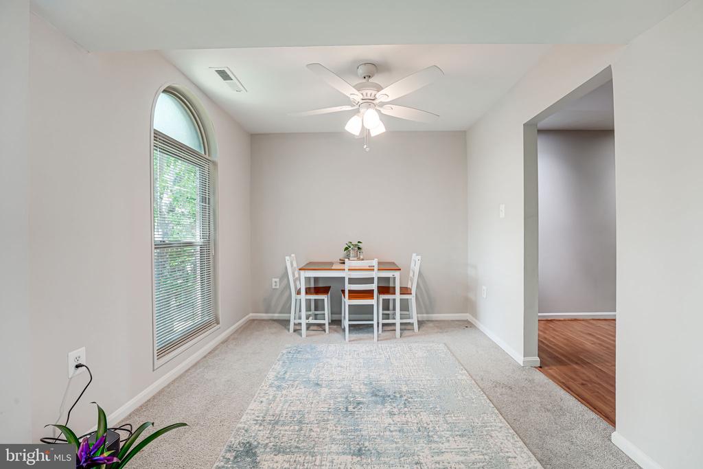 12 Canterbury Sq #301