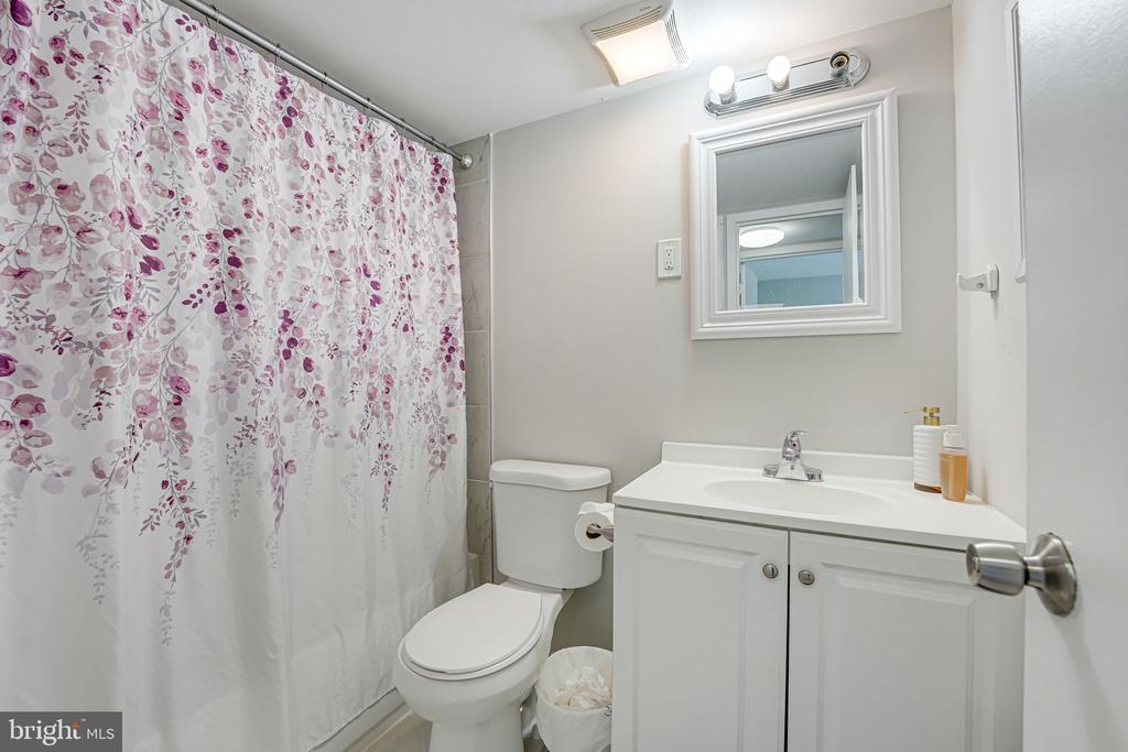 12 Canterbury Sq #301