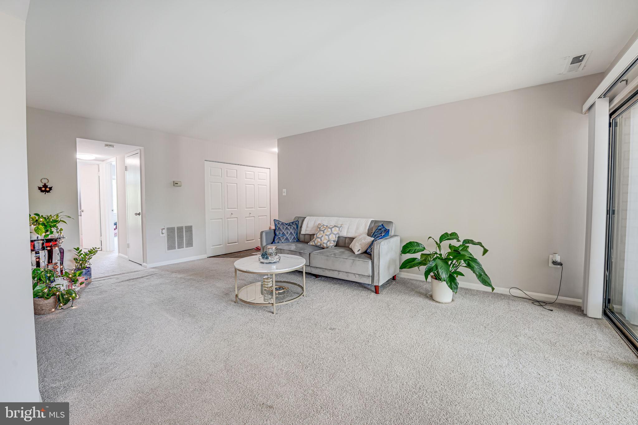 12 Canterbury Sq #301