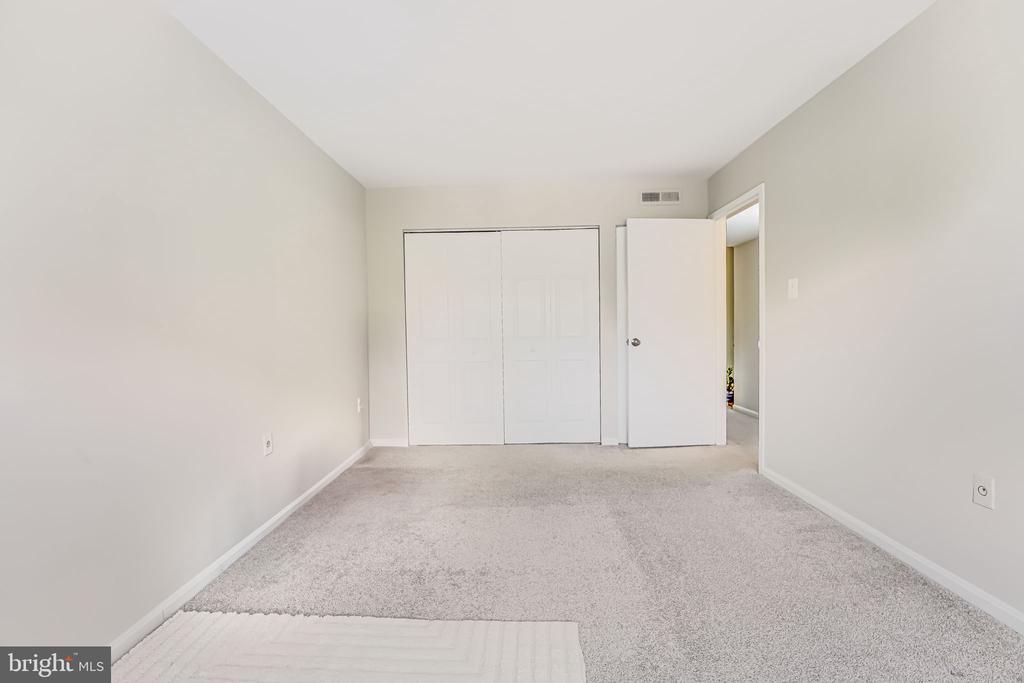 12 Canterbury Sq #301