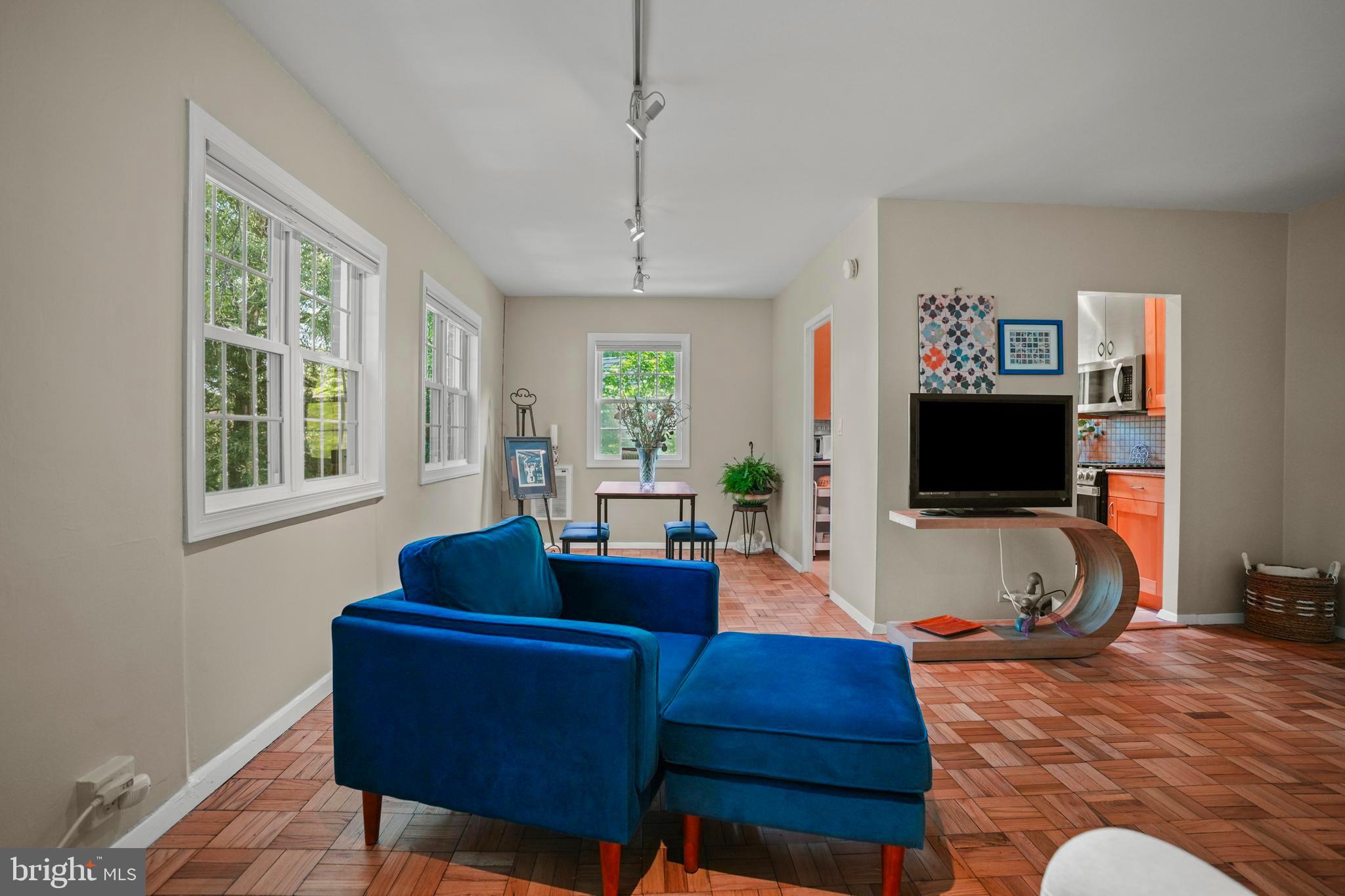 3613 GUNSTON ROAD