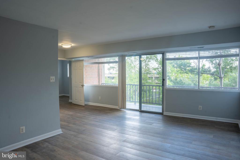 5801 QUANTRELL AVENUE 306