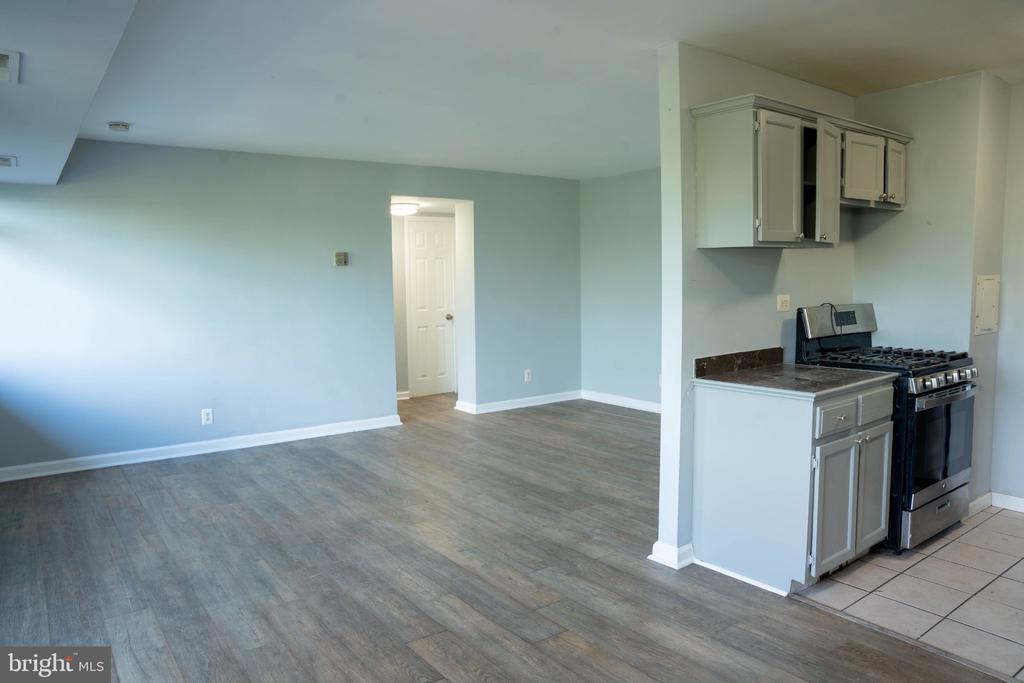 5801 QUANTRELL AVENUE 306