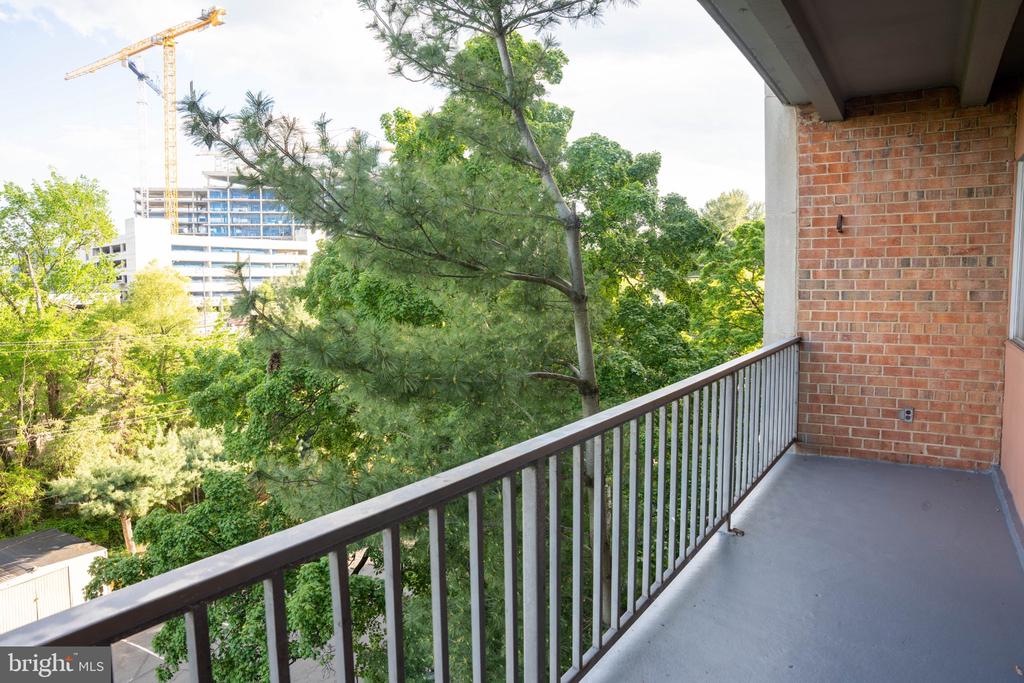 5801 QUANTRELL AVENUE 306