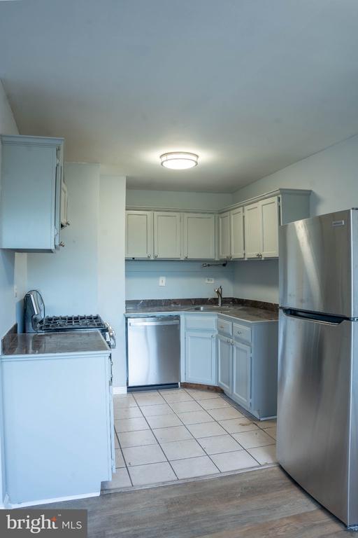 5801 QUANTRELL AVENUE 306
