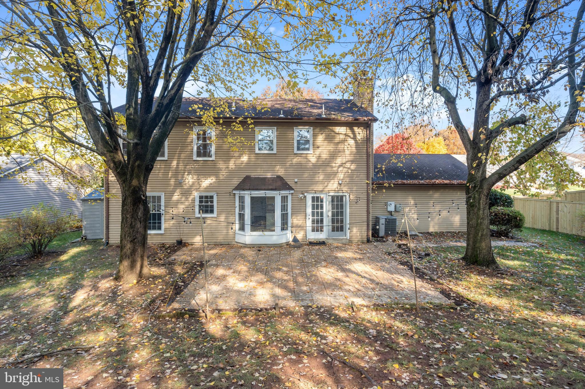 2621 JOHN MILTON DR