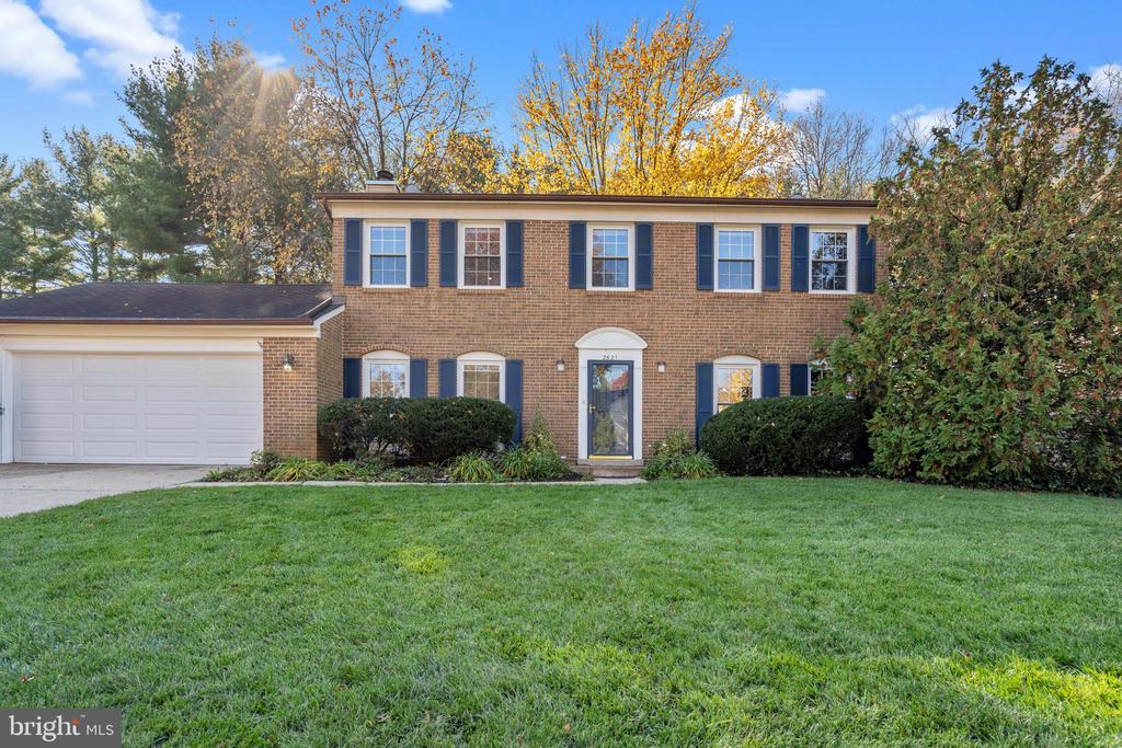 2621 JOHN MILTON DR