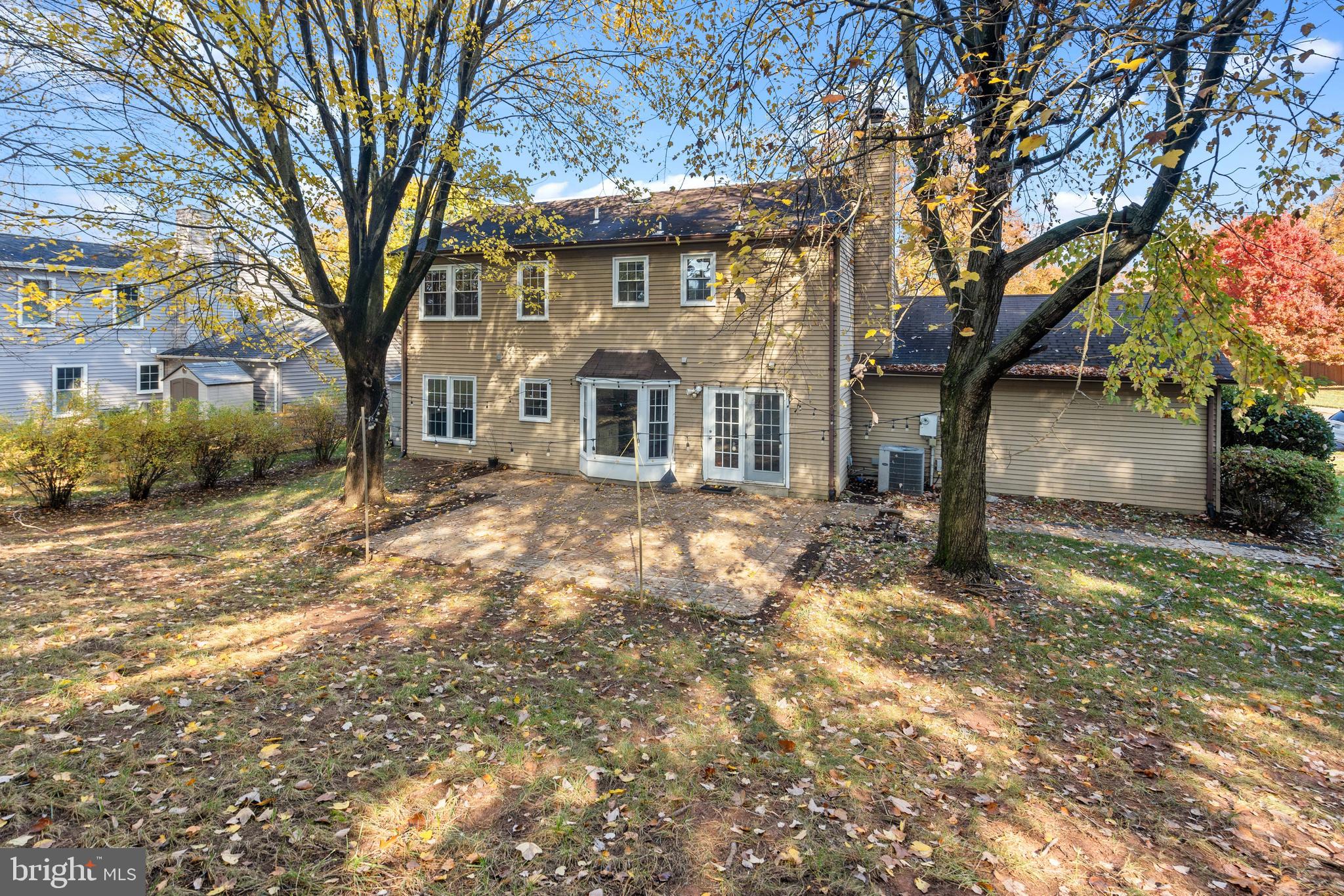 2621 JOHN MILTON DR