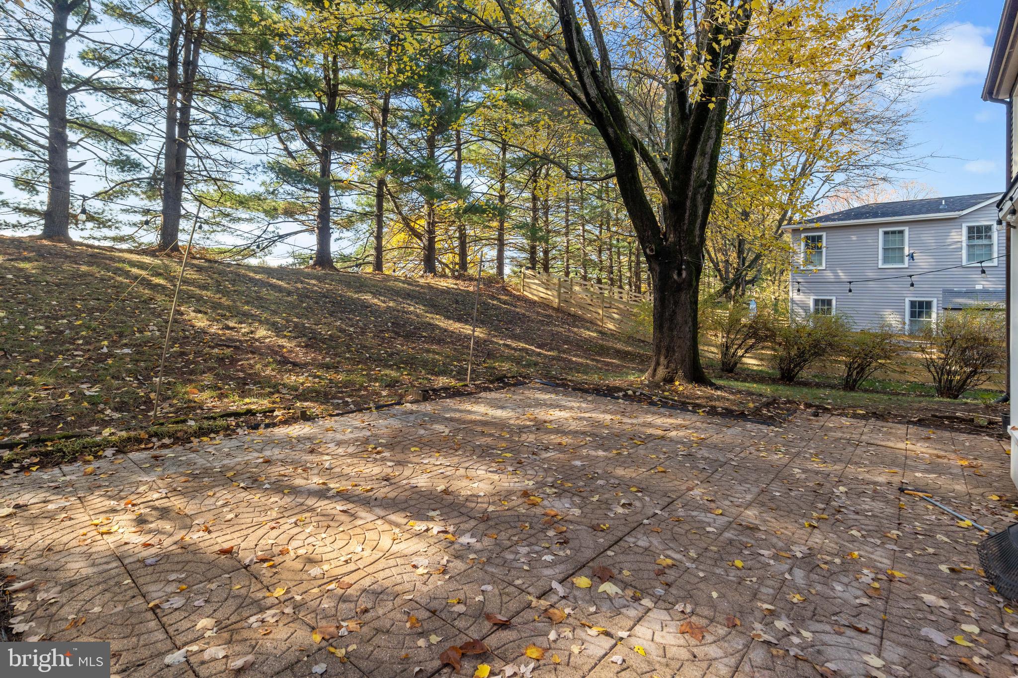 2621 JOHN MILTON DR