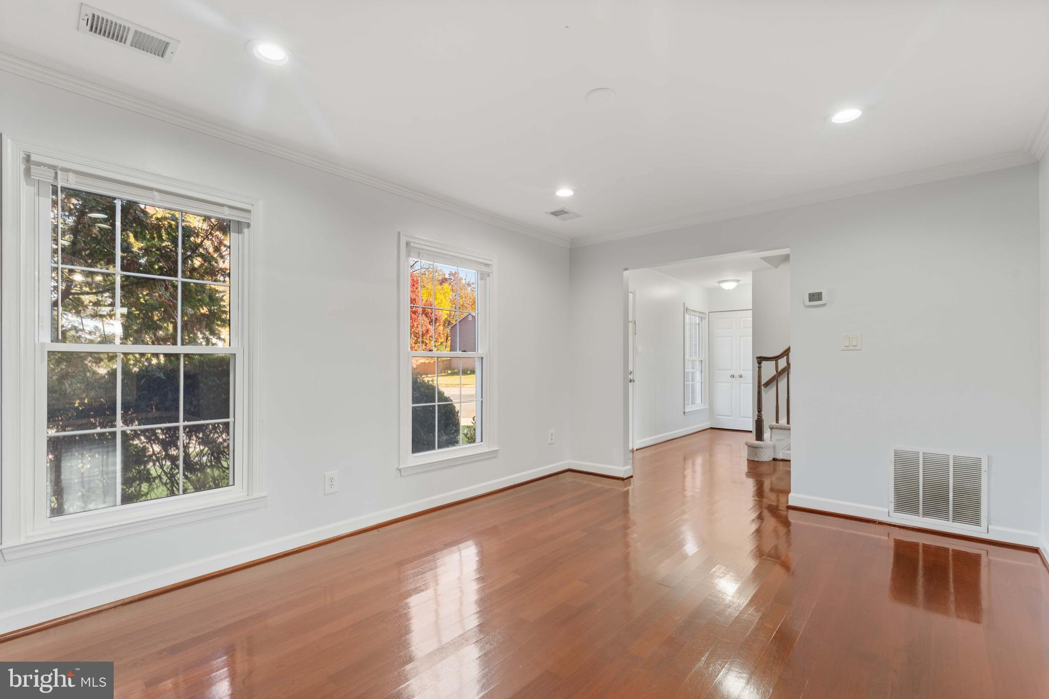2621 JOHN MILTON DR