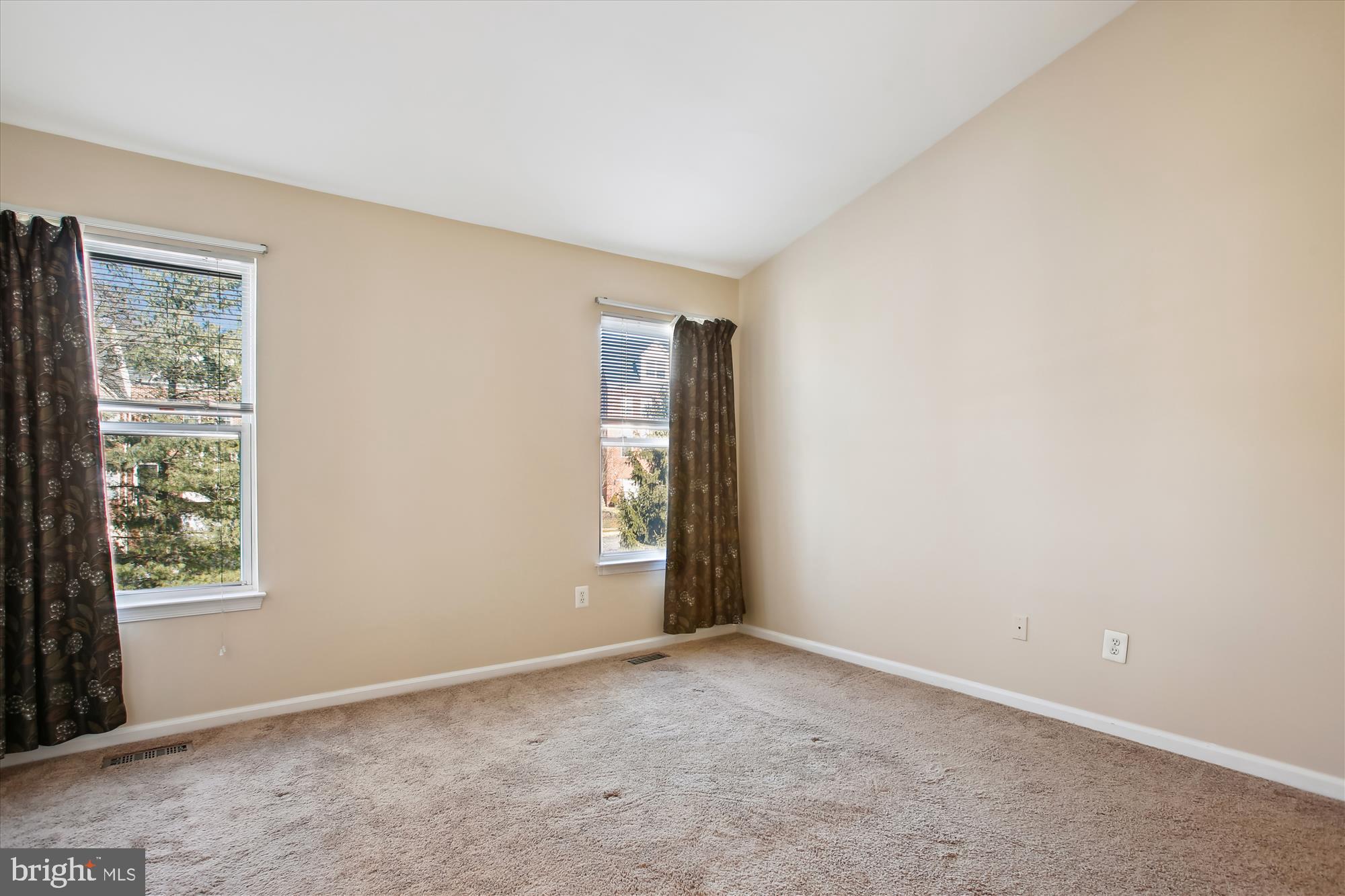 5104 BALLYCASTLE CIR